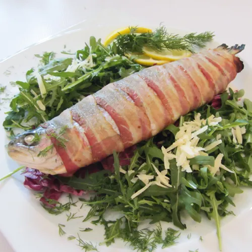 gefüllte Kräuterforelle mit Speck