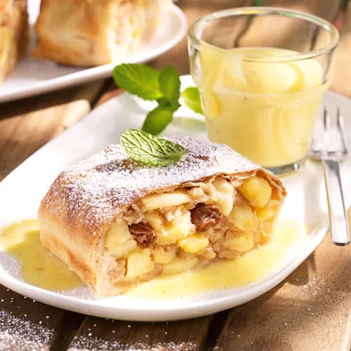 Apfelstrudel mit Vanilleschaum