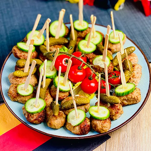 Mini-Frikadellen mit Gürkchen